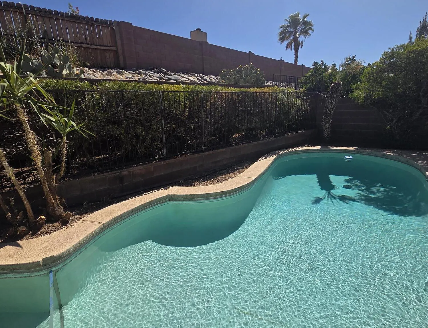 3 bed, 2.0 bath, 1888 sqft, $2,150 — Photo 1