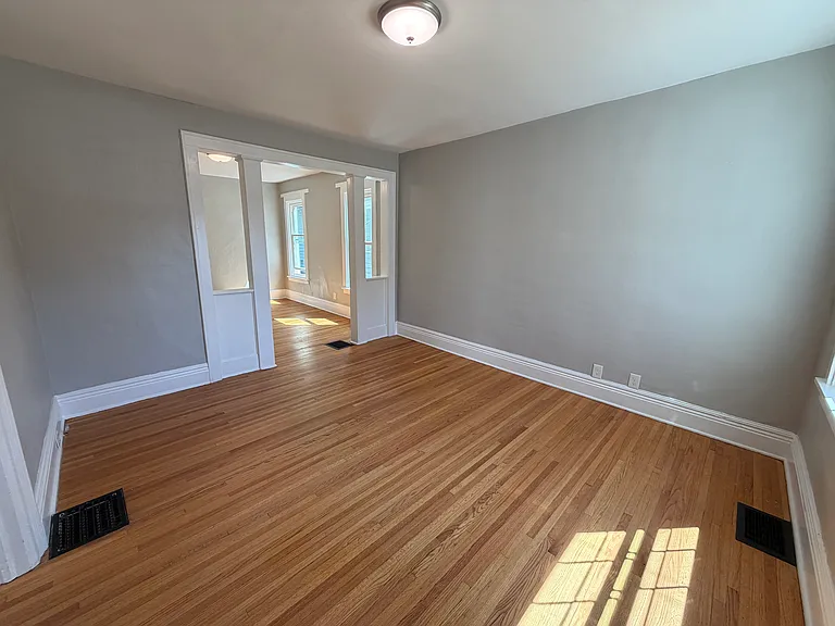 71 Sawyer Ave — Photo 9