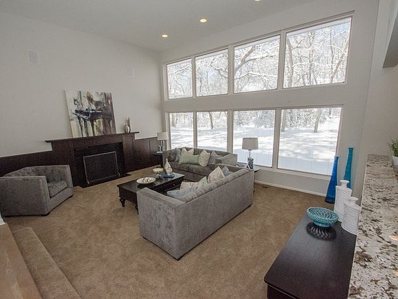 3rd image of 2710 Westridge Cir
