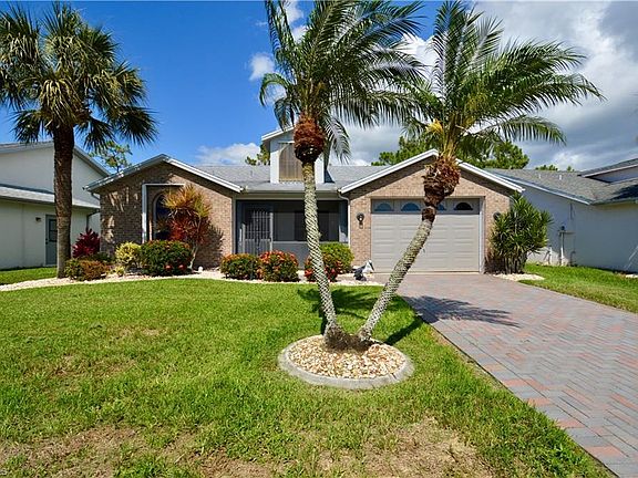 4th image of 17646 Date Palm Ct
