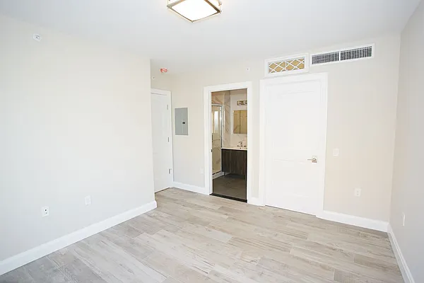 Rented by NY Space Finders Inc. | media 26