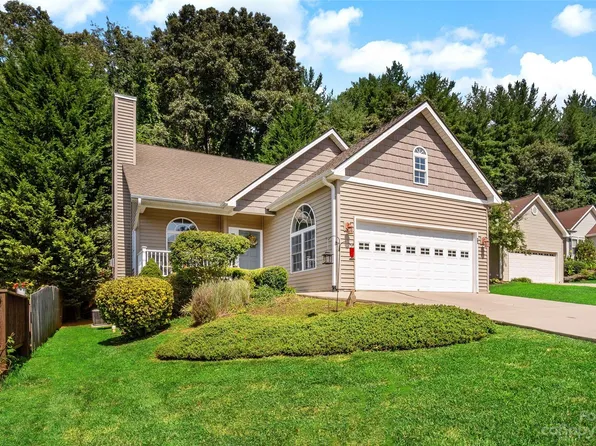44 Woodcreek Cir, Swannanoa, NC 28778