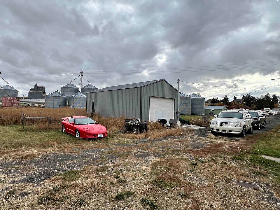 2nd image of 406 E Steptoe Ave