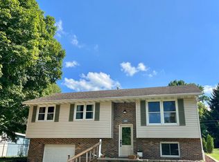 402 E Pearson St, Eureka, IL