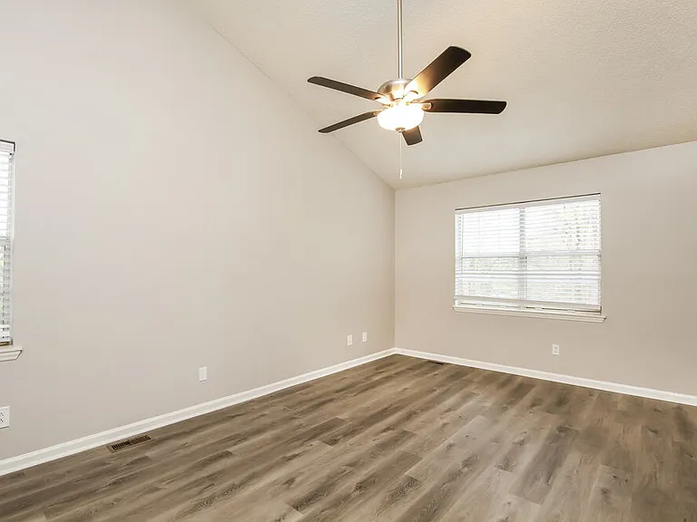 100 Bath Cir — Photo 12