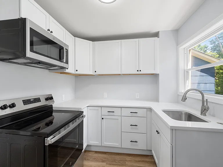 121 Cooper St — Photo 9