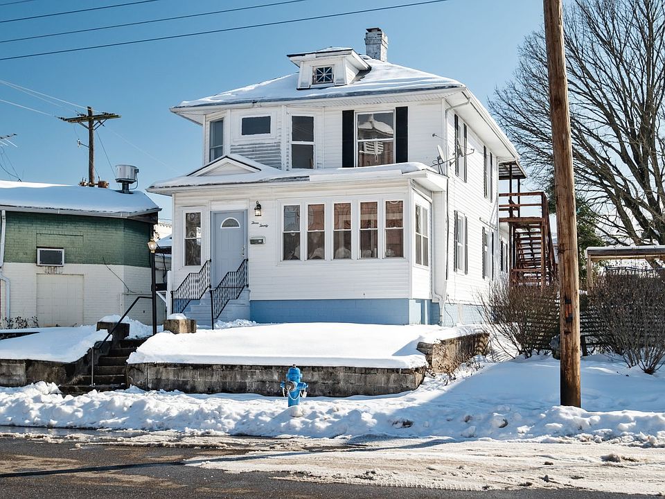 1st image of 320 S 3rd Ave