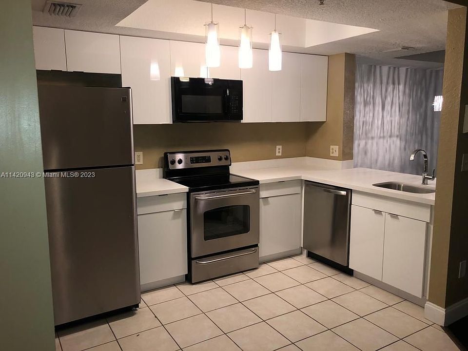 1st image of 705 SW 148th Ave APT 203