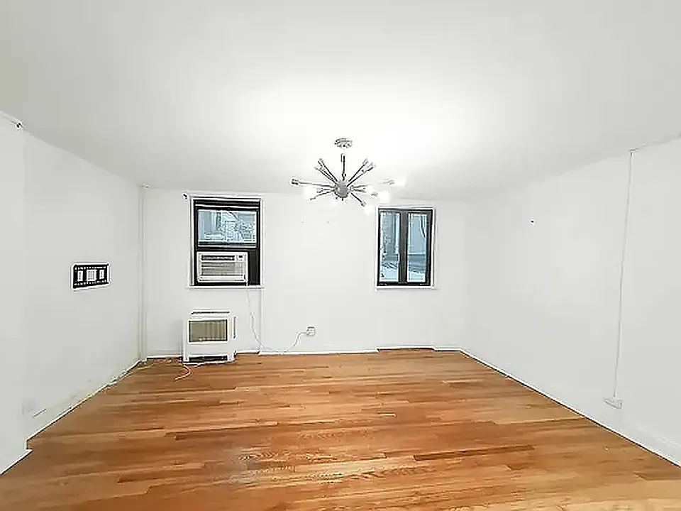 2 E 30th St #1-B