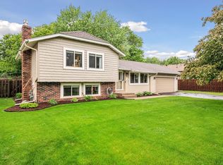 1686 Walnut Ln, Eagan, MN 55122