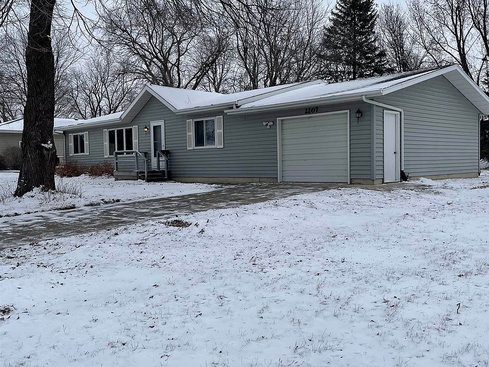 1st image of 2207 Jackson Ave