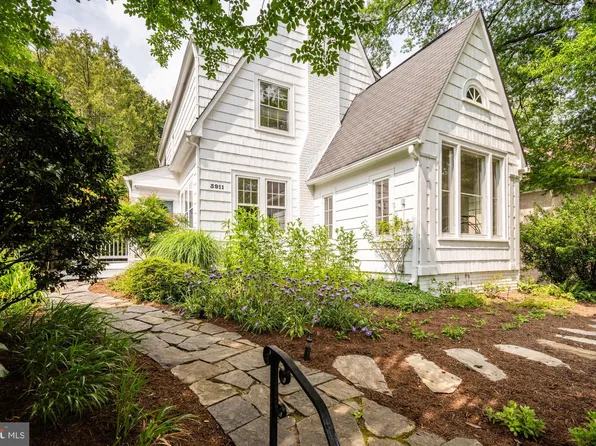 3911 Livingston St NW, Washington, DC 20015