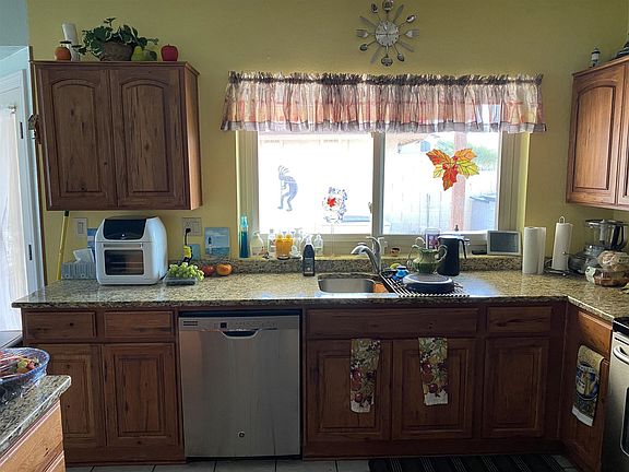3rd image of 11122 W Primrose Pl