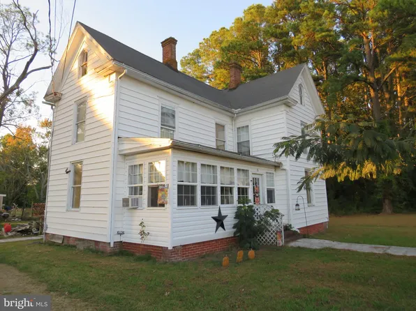 15 Asbury Ave, Crisfield, MD 21817