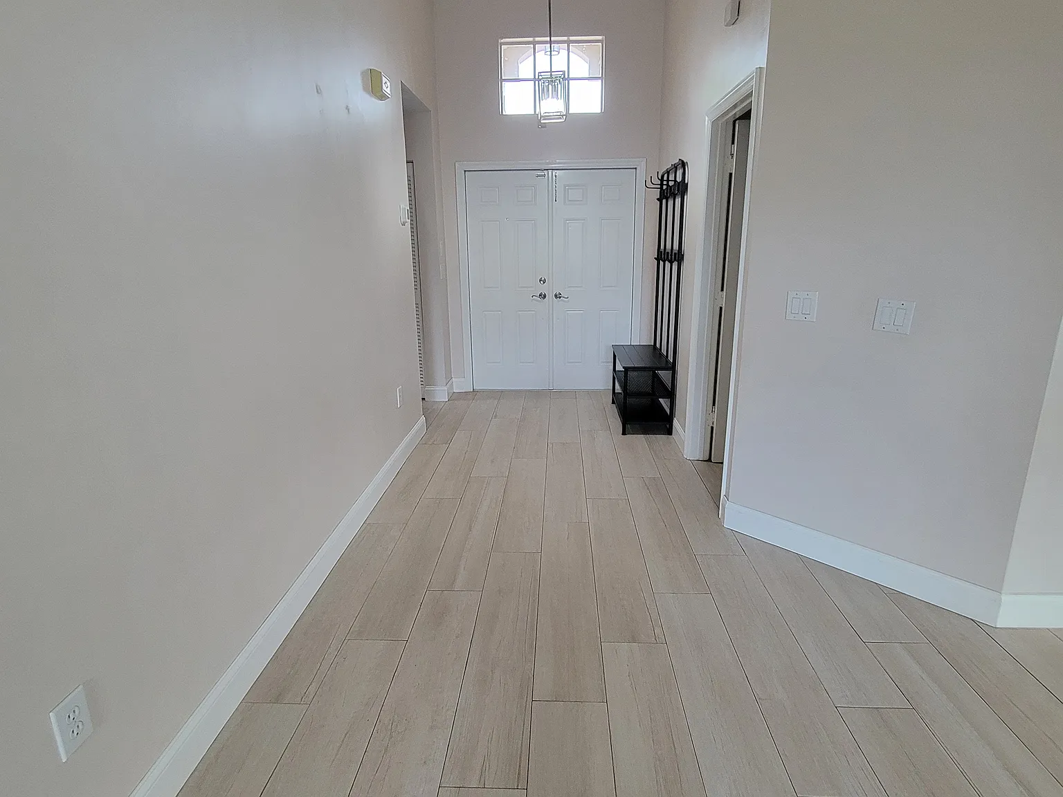 3 bed, 2262 sqft, $3,900 — Photo 2