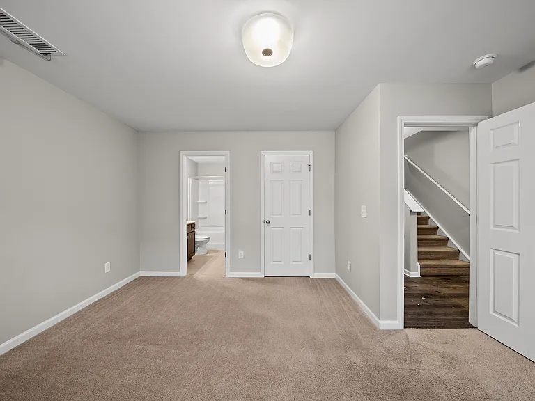 313 Great Northern Sta — Photo 7