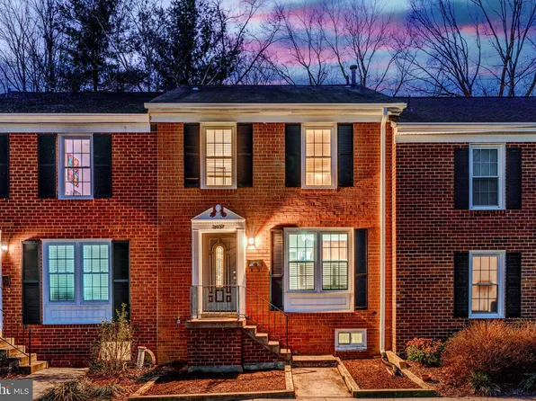 2437 Alsop Ct, Reston, VA 20191