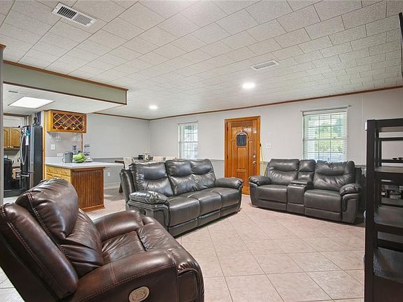 5th image of 3041 Cornell Dr