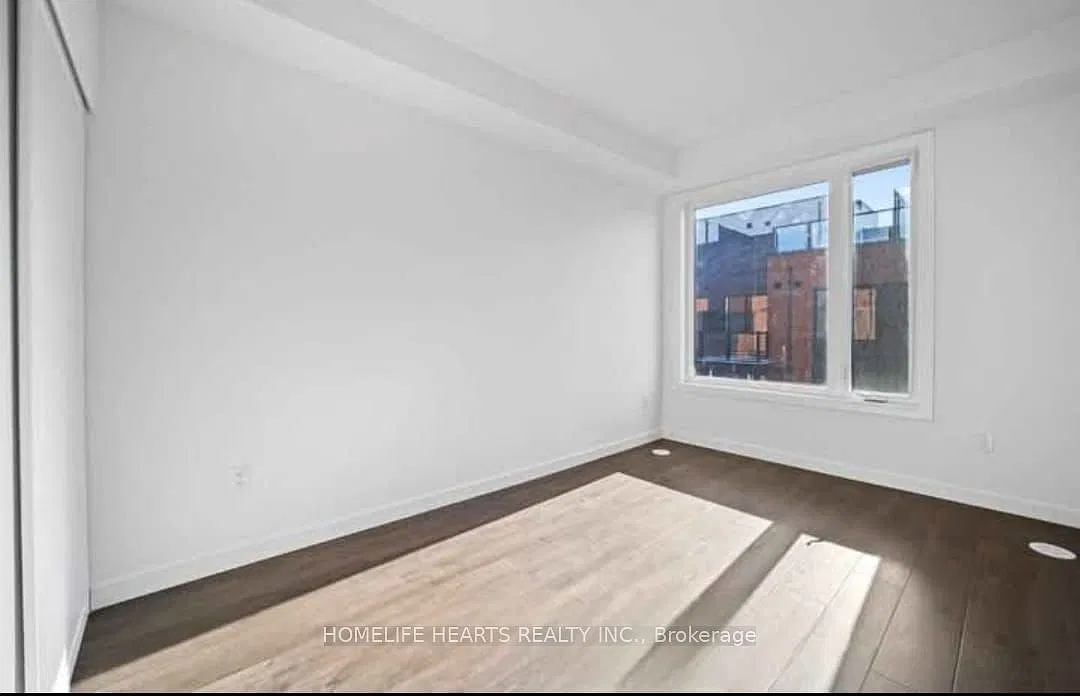 3 bed, $3,000 — Photo 4