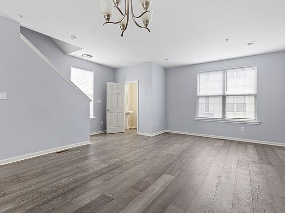 3rd image of 624 McComb Pl