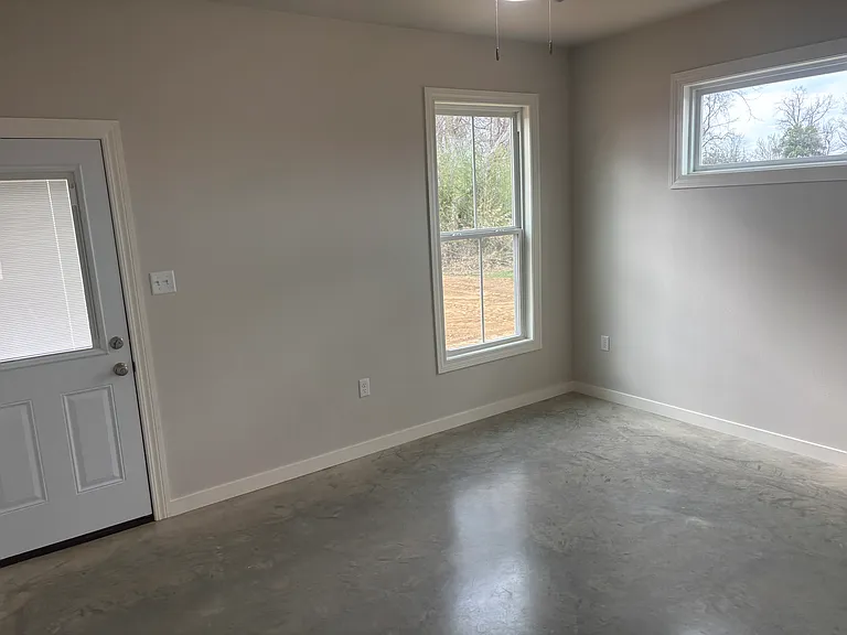 210 Broadway St — Photo 8