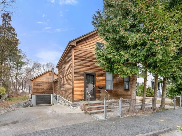 88 Rockland St, West Roxbury, MA 02132