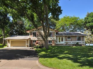 4515 Robin Cir N, Minneapolis, MN 55422