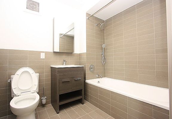 5th image of 482 Franklin Ave APT 3A