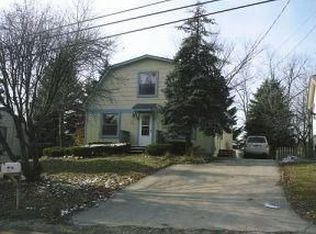 865 N Conklin Dr, Lake Orion, MI 48362