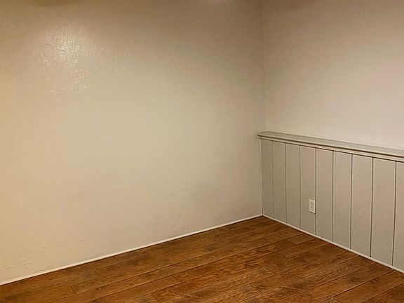Bedroom with fan