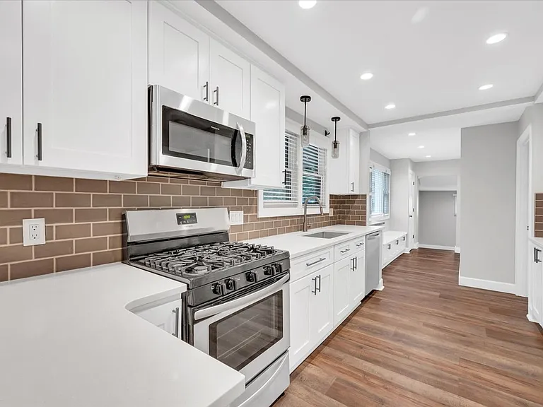 37721 Grantland St — Photo 14