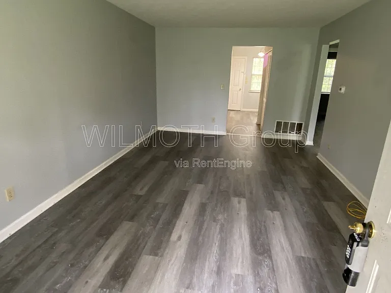 1329 Millerwood Ct — Photo 2