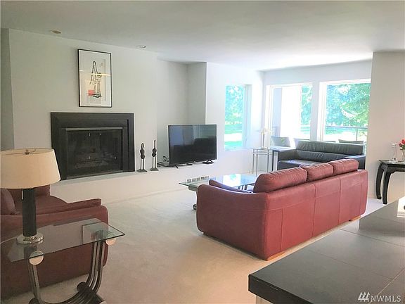 3rd image of 2309 S Cedar St #105