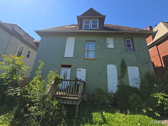 3rd image of 5045 Raymond Ave