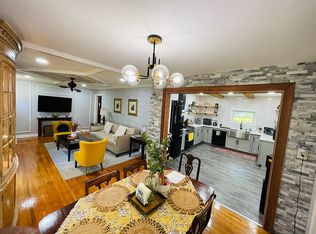 733 Vanderbrook Rd, Charlotte, NC 28215