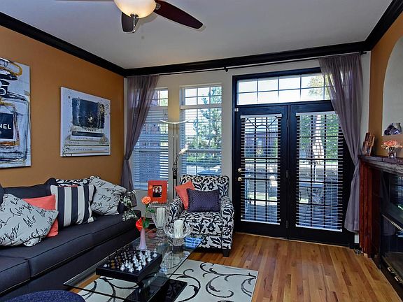 decorator dcor thru out the home makes this an artist palatte of beauty, sunny