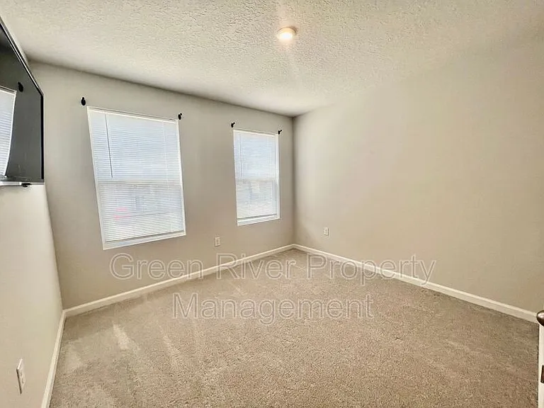 5953 Creekside Crossing Dr — Photo 27