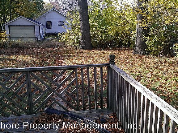4th image of 2333 Leahy St