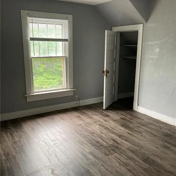 1001 E Stewart St — Photo 14