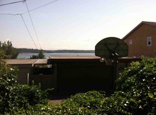 9530 Lake Shore Blvd NE, Seattle, WA 98115