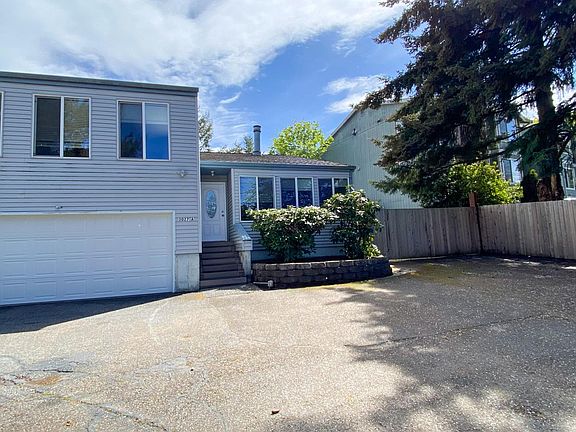 3rd image of 3027 Bridgeport Way W #A