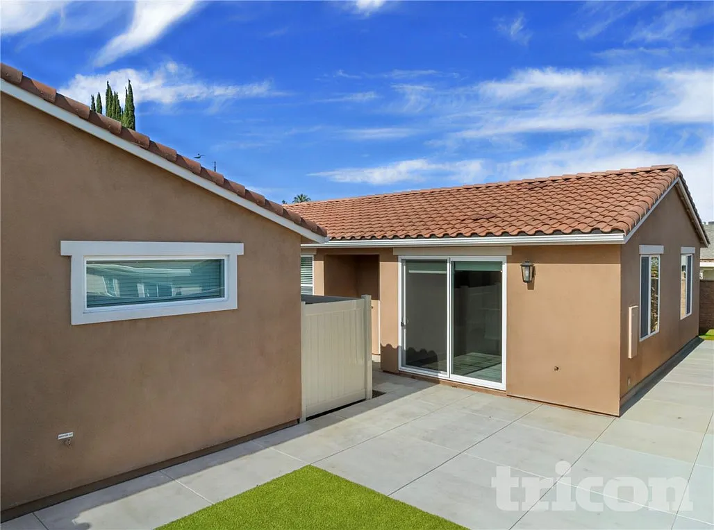 3 bed, 1176 sqft, $3,499 — Photo 1