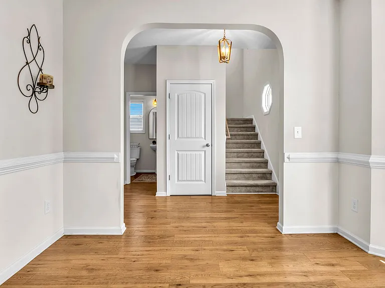 405 Belhaven Ct — Photo 8