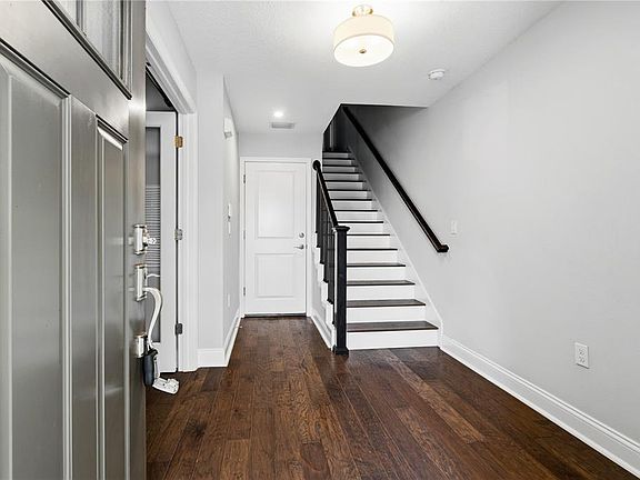 4th image of 858 N THORNTON AVENUE