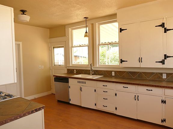 Kitchen with lots of storage cabinets