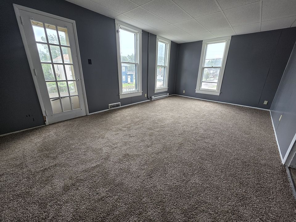 1st image of 130 S 12th St #1