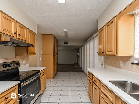 5th image of 1684 Debbie Ln