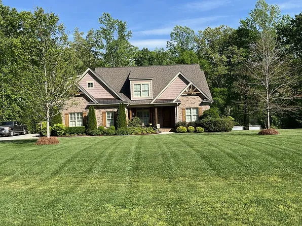 1107 Ledge Wood Ln, Clover, SC 29710