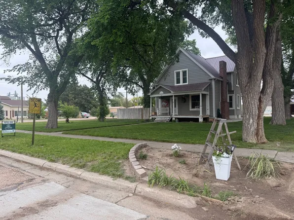 404 S Gardner St, Sharon Springs, KS 67758
