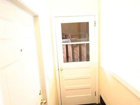 2nd image of 2000 N Barcelona St
